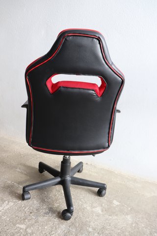 Silla Gamer XTR Junior – Ergonómica (Negro/Rojo)