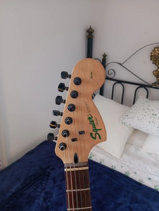 Guitarra Eléctrica Fender Squier Ed. Limitada