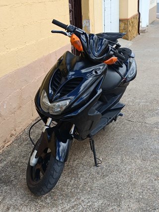 Cambio Yamaha Aerox Negra