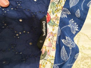 Camisa Desigual flores y encaje