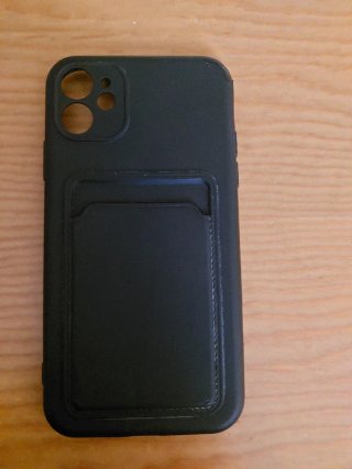 2 Fundas iPhone 11 (nuevas) 6 euros cada una.