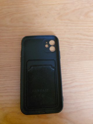 2 Fundas iPhone 11 (nuevas) 6 euros cada una.