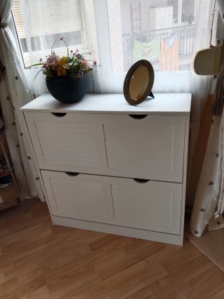 Zapatero blanco de madera