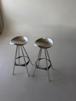 Taburete diseño acero