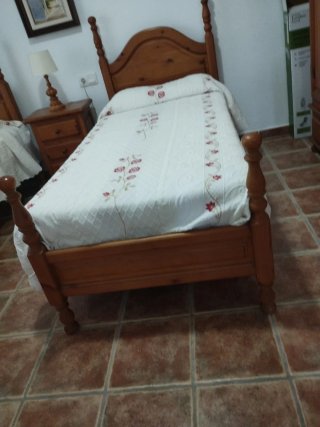 2 Camas de Madera de Pino