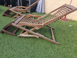 Conjunto 2 tumbonas y 2 reposapiés madera