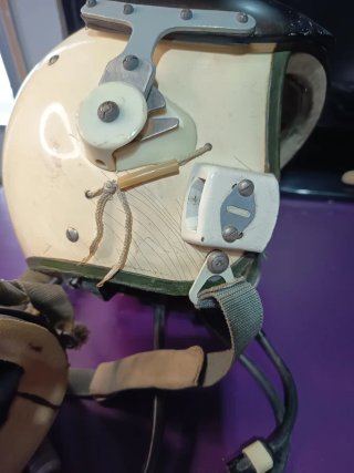 Casco de piloto ruso