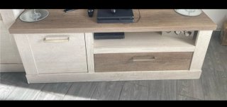 Mueble TV madera y blanco