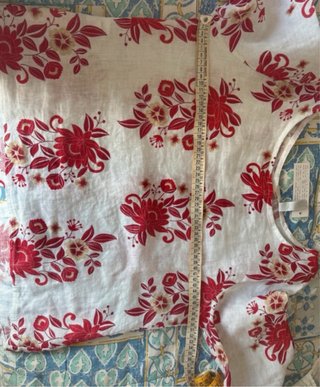 Camicetta in lino con stampa floreale
