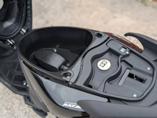 Yamaha RZ 125cc Scooter Negra