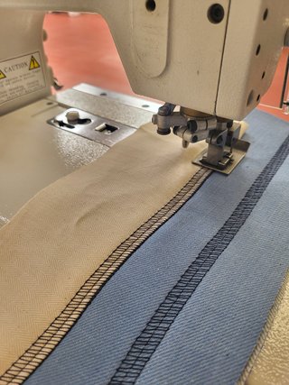 Máquina de coser recubridora Kansai