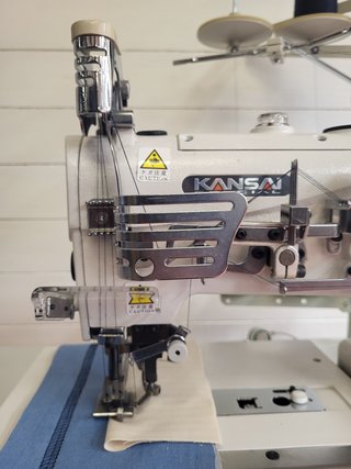 Máquina de coser recubridora Kansai