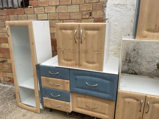Mueble de cocina modular madera y cristal completo