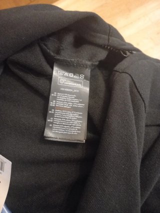 Chaqueta infantil negra con cremallera