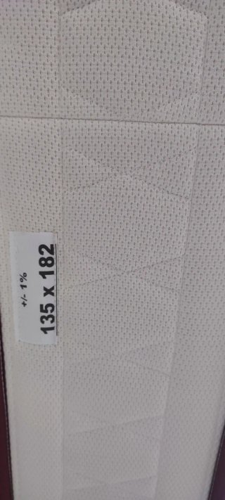 Colchón Goya Luxe con base de cama Pikolin