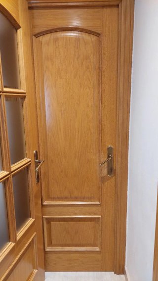 Puertas de roble macizas.