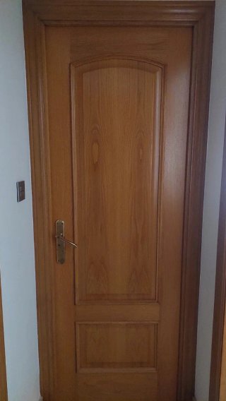 Puertas de roble macizas.