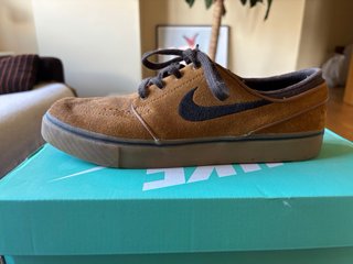 Zapatillas Nike Marrones y Grises