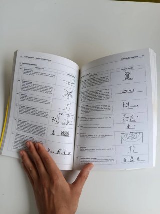 Lote de libros sobre balonmano, baloncesto y voley