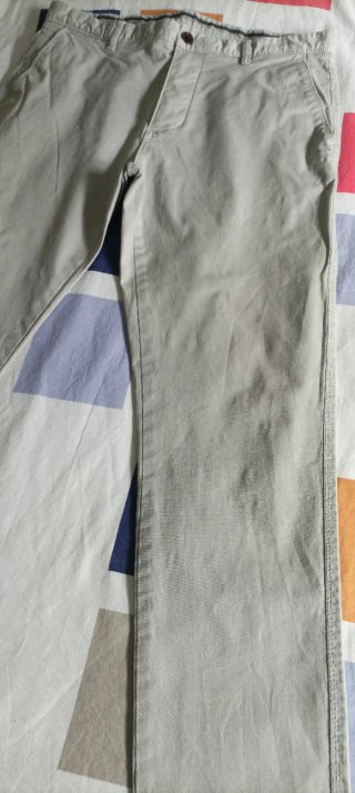 Pantalón chico beige