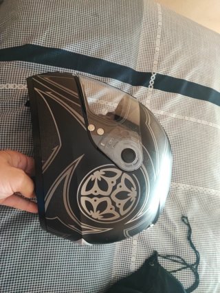 Casco de moto Nolan negro y gris