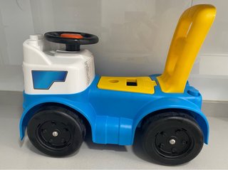 Camión correpasillos policía infantil