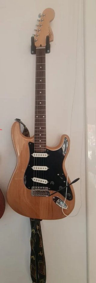 Guitarra Stratocaster Eléctrica