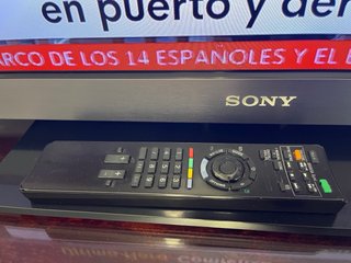Televisión Sony Bravia Negra y Gris
