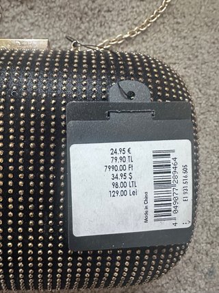 Bolso de fiesta negro con cadena dorada