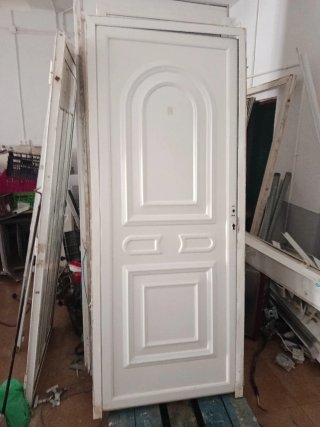 Puerta aluminio entrada sin cerradura