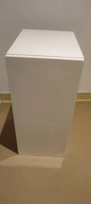 Mueble blanco salón/baño con cristal
