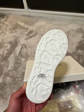 Alexander McQueen Scarpe nere e bianche