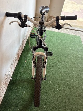 Bicicleta infantil BTWIN negra
