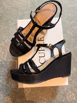 Sandalias cuña negras