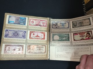 3 antiguos albumes cromos completos años 70 80