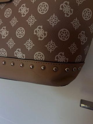 Bolso Guess Beige y Dorado