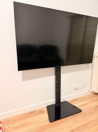 TV SONY KD-65X85J CON BASE PEDESTAL.