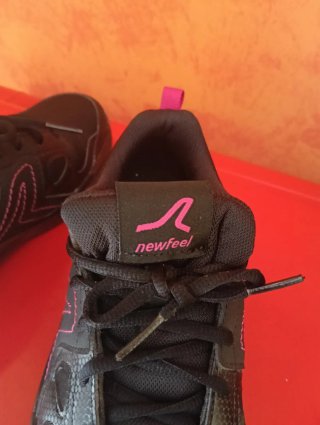 Scarpe sportive nere e rosa