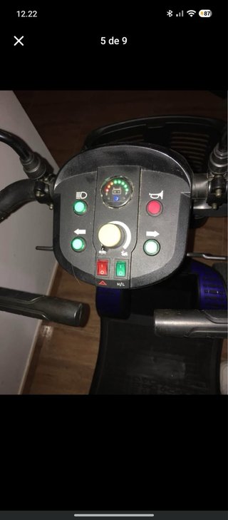 Scooter eléctrico azul