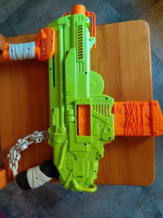 Pistola Nerf Zombie Strike