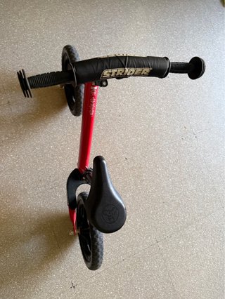 Bici Strider 12 Sport Roja