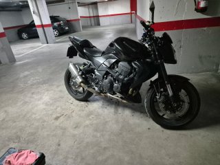 Kawasaki Z750 Naked Negra 2010