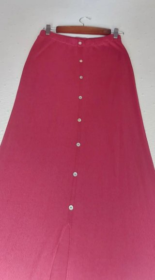 Falda larga fucsia oscura sin estrenar