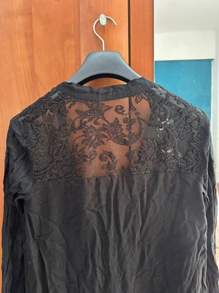 Mono corto negro con encaje