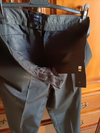 Traje de caballero negro  tallas chaq. 44 pant.36