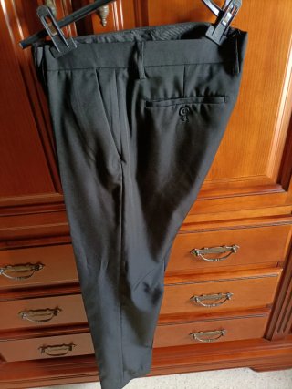 Traje de caballero negro  tallas chaq. 44 pant.36