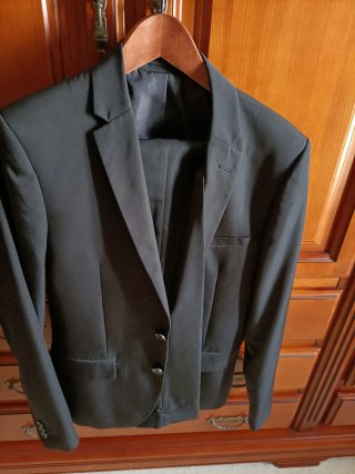 Traje de caballero negro  tallas chaq. 44 pant.36