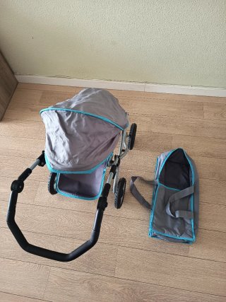 Carrito de muñecas gris y azul