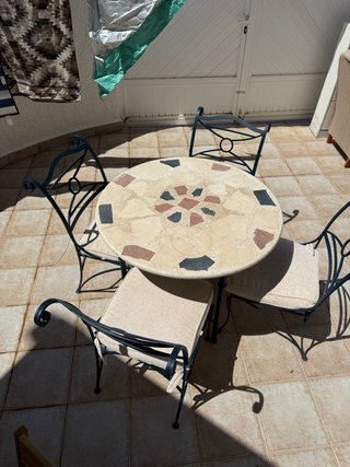Conjunto mesa y 4 sillas de jardín