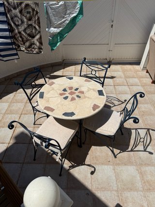 Conjunto mesa y 4 sillas de jardín